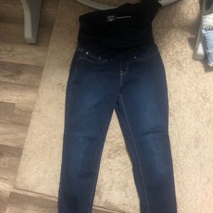 Levi Strauss Size 6 Maternity skinny jeans